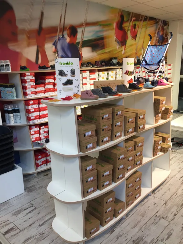 Ladenregal für Schuhe