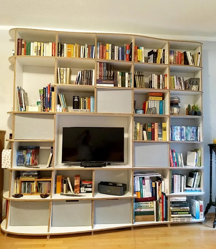 Wohnwand mit TV-Aussparung