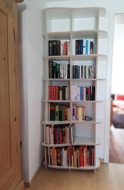 Kleines Bücherregal