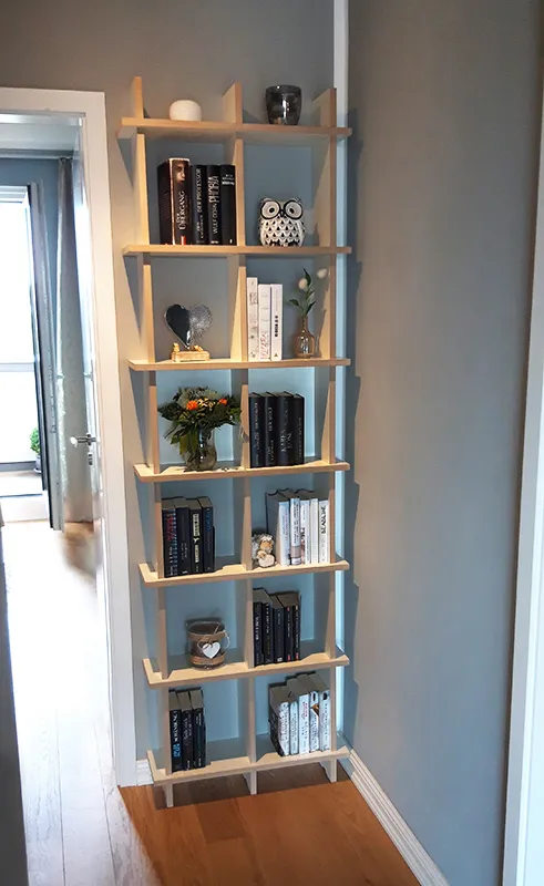 Kleines Bücherregal