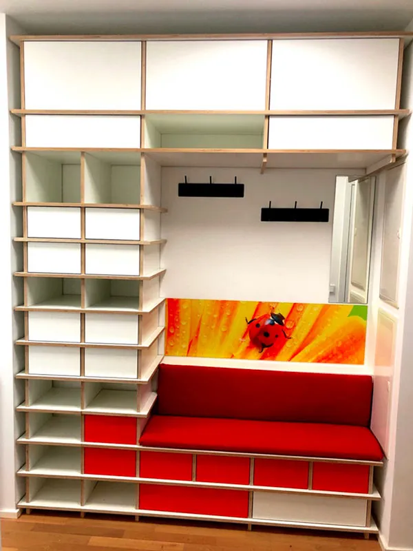 Garderobe mit Sitzbank