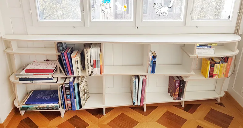 Weißes angepasstes Sideboard