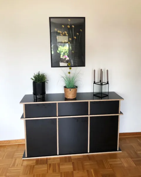 Schlichtes Sideboard