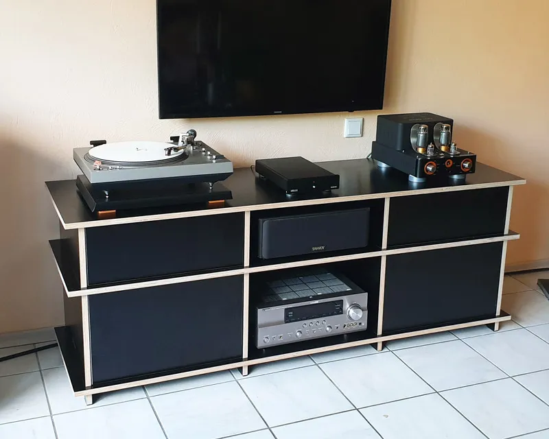 Klassisches Sideboard