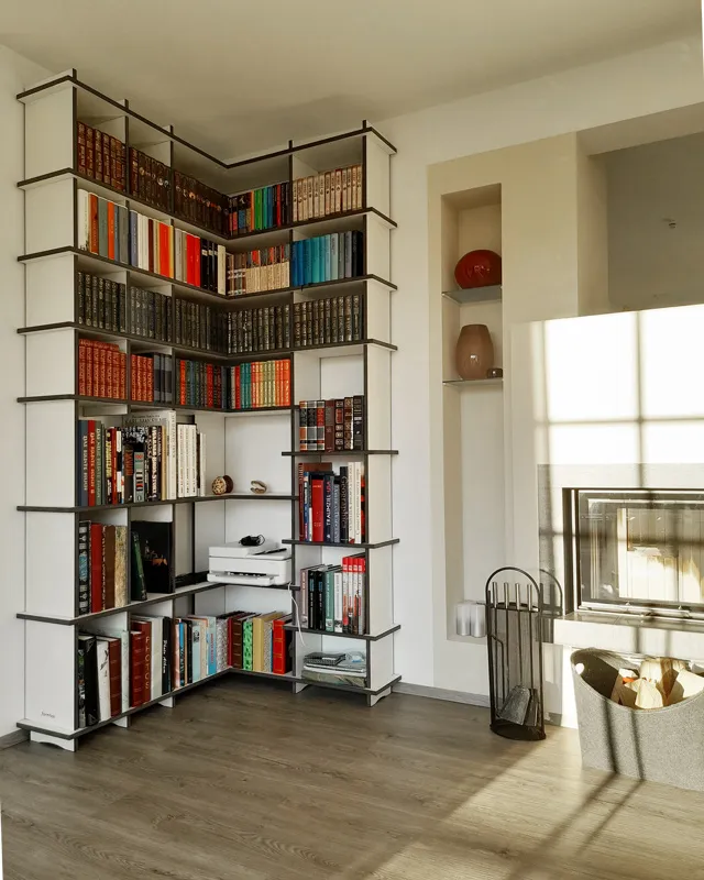 Cornershelf for books
