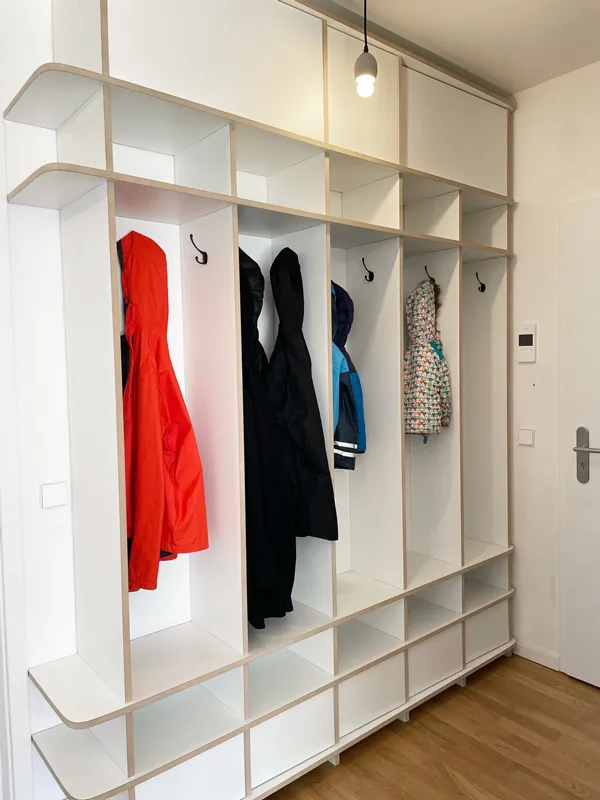 Garderobenschrank