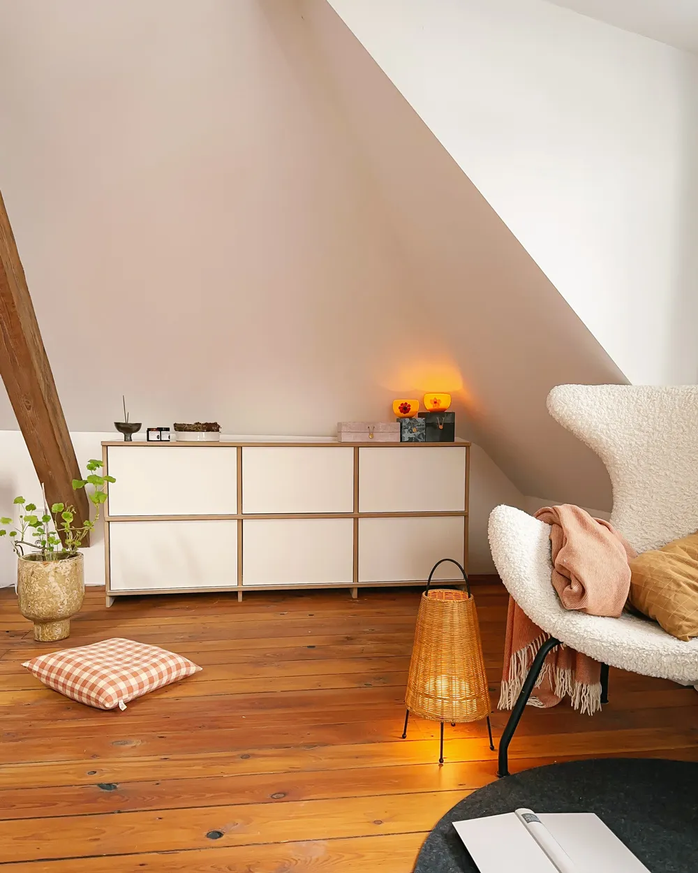Minimalistisches Sideboard