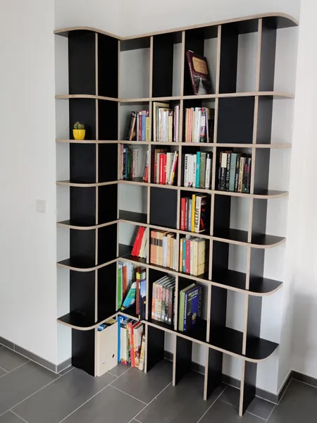 Narrow corner shelf in black