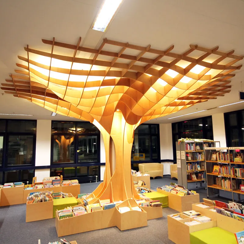 Bücherbaum in Stadtbibliothek Saarbrücken